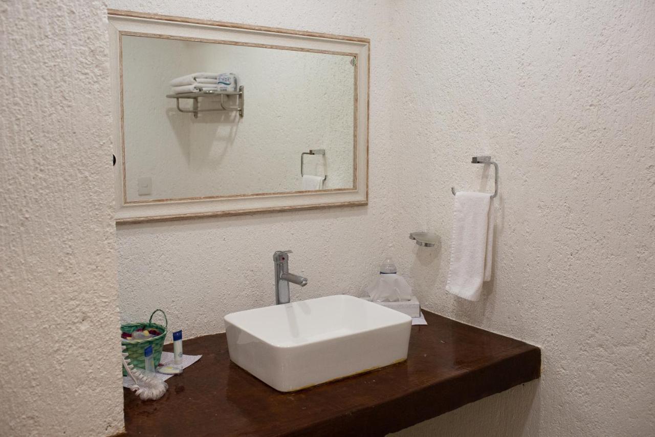 Hotel Aeropuerto Morelia Alvaro Obregon Екстериор снимка