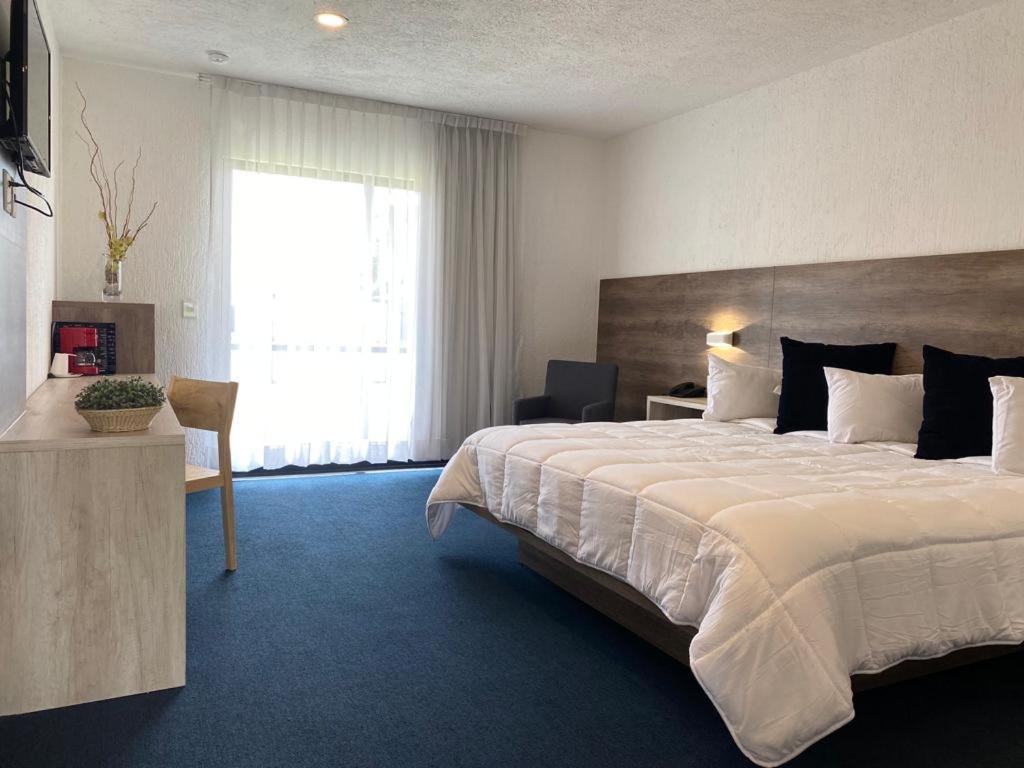 Hotel Aeropuerto Morelia Alvaro Obregon Екстериор снимка